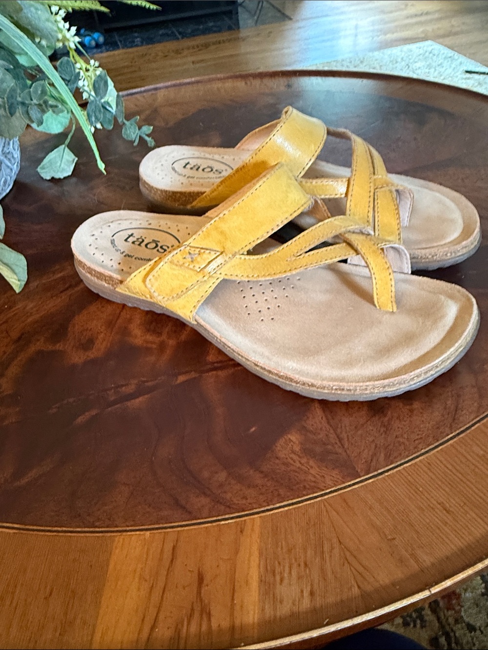 Taos Footwear Yellow Leather Strap Sandals 8